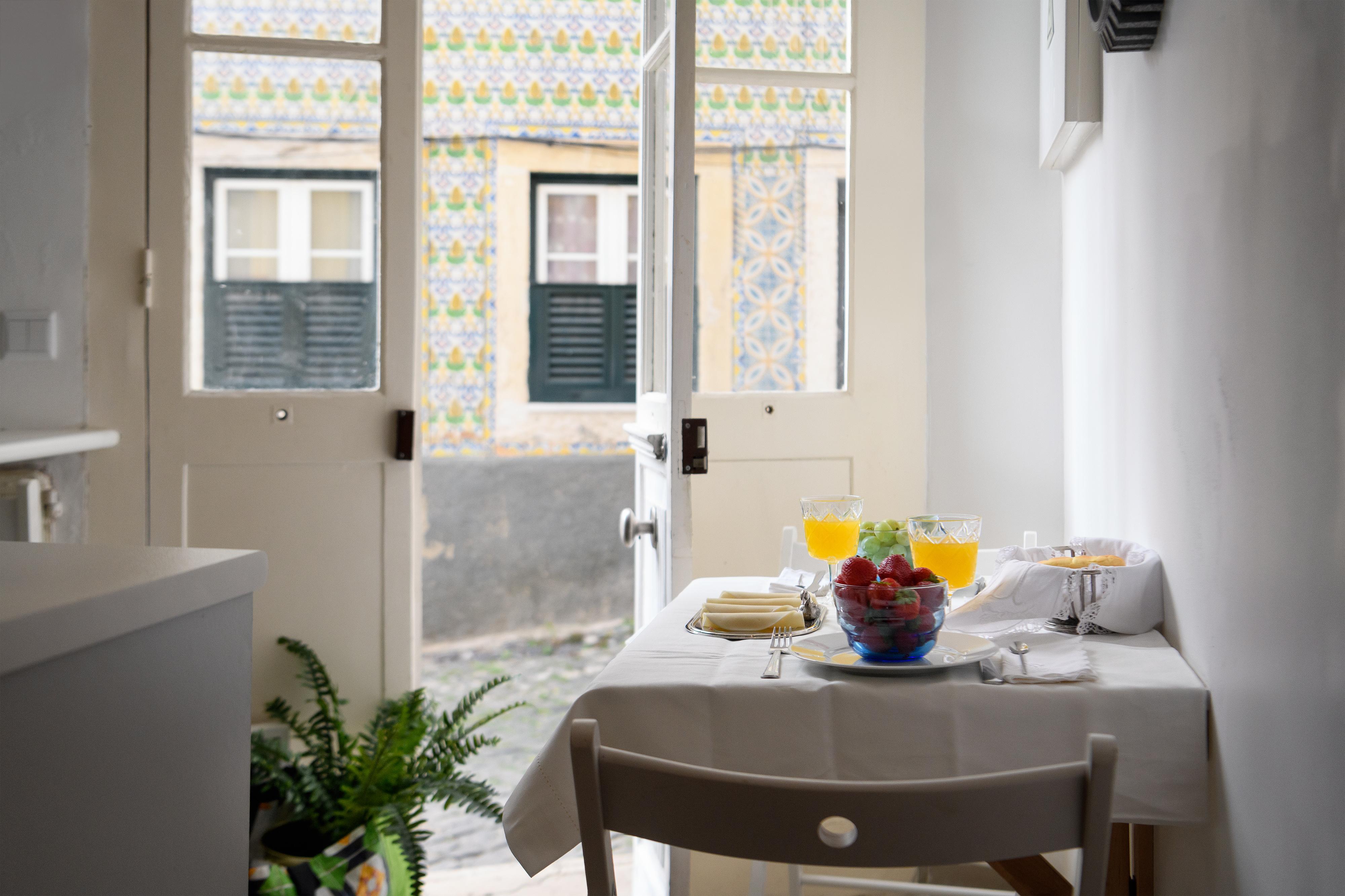 Alfama Yellow House Lejlighed